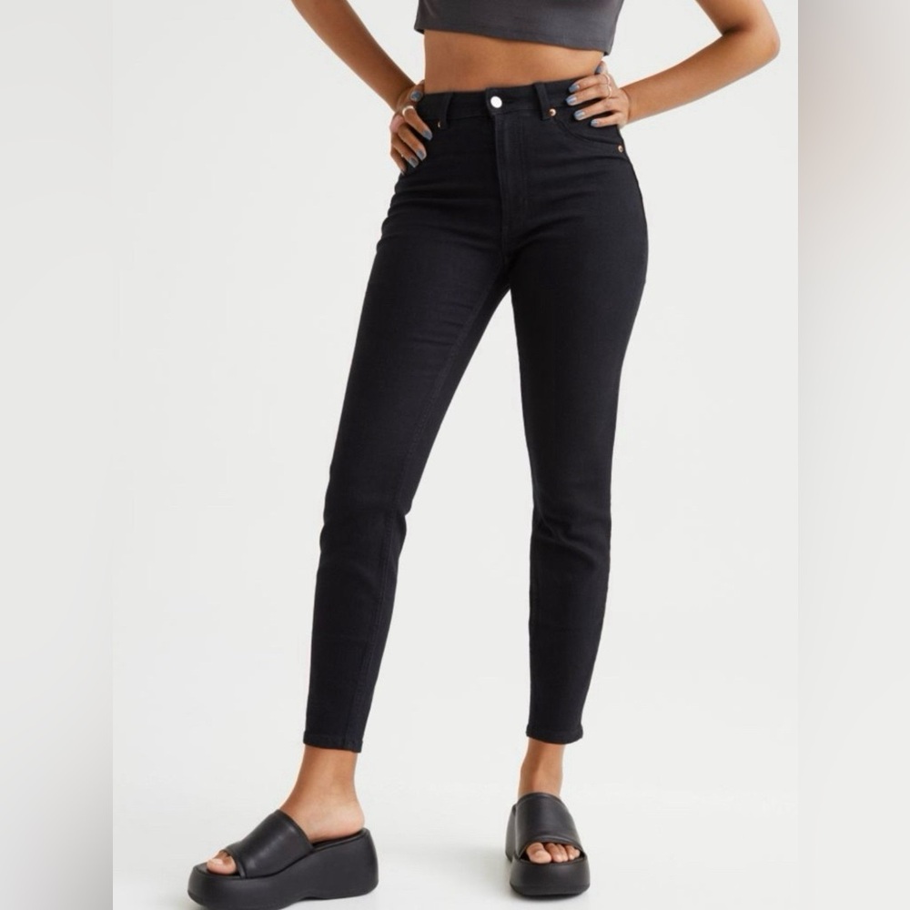 H&M Skinny Jeans (Size 8) NWOT